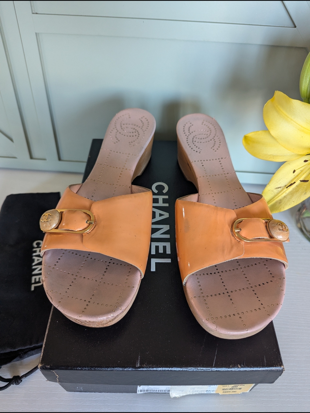 Chanel patent leather wooden platform slide mules - Picture 2 of 15
